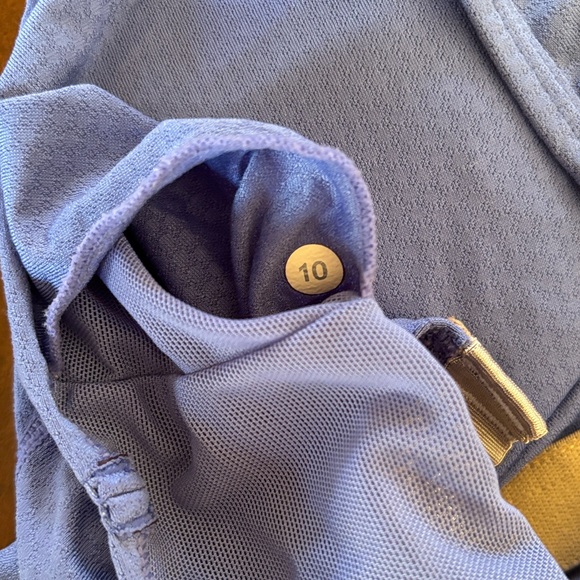 Lululemon Blue Keyhole Razorback Workout Tank Top - Picture 3 of 4